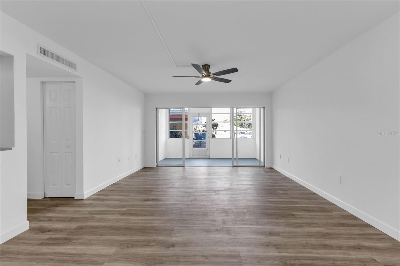 2290 AARON ST #109