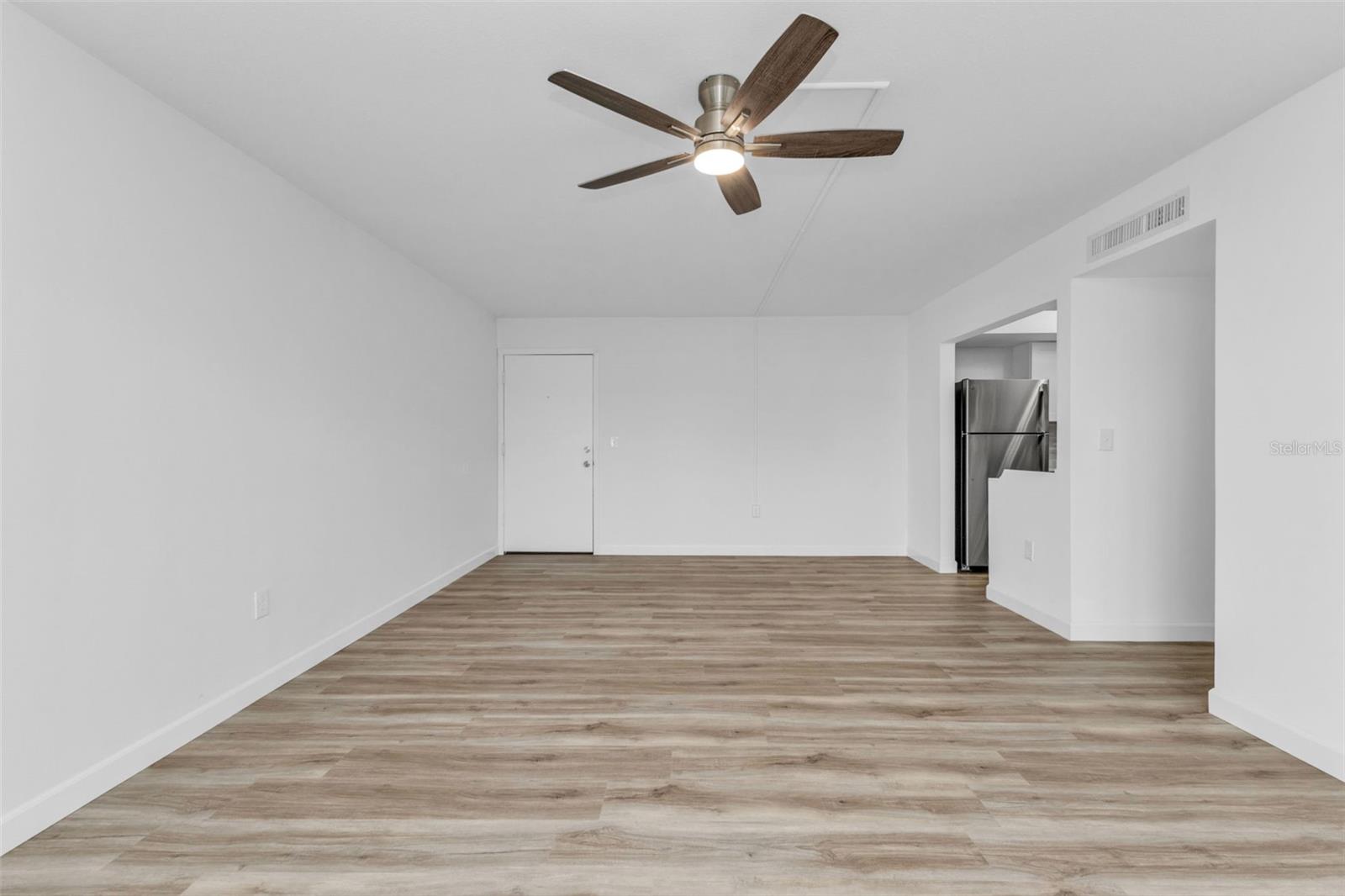2290 AARON ST #109