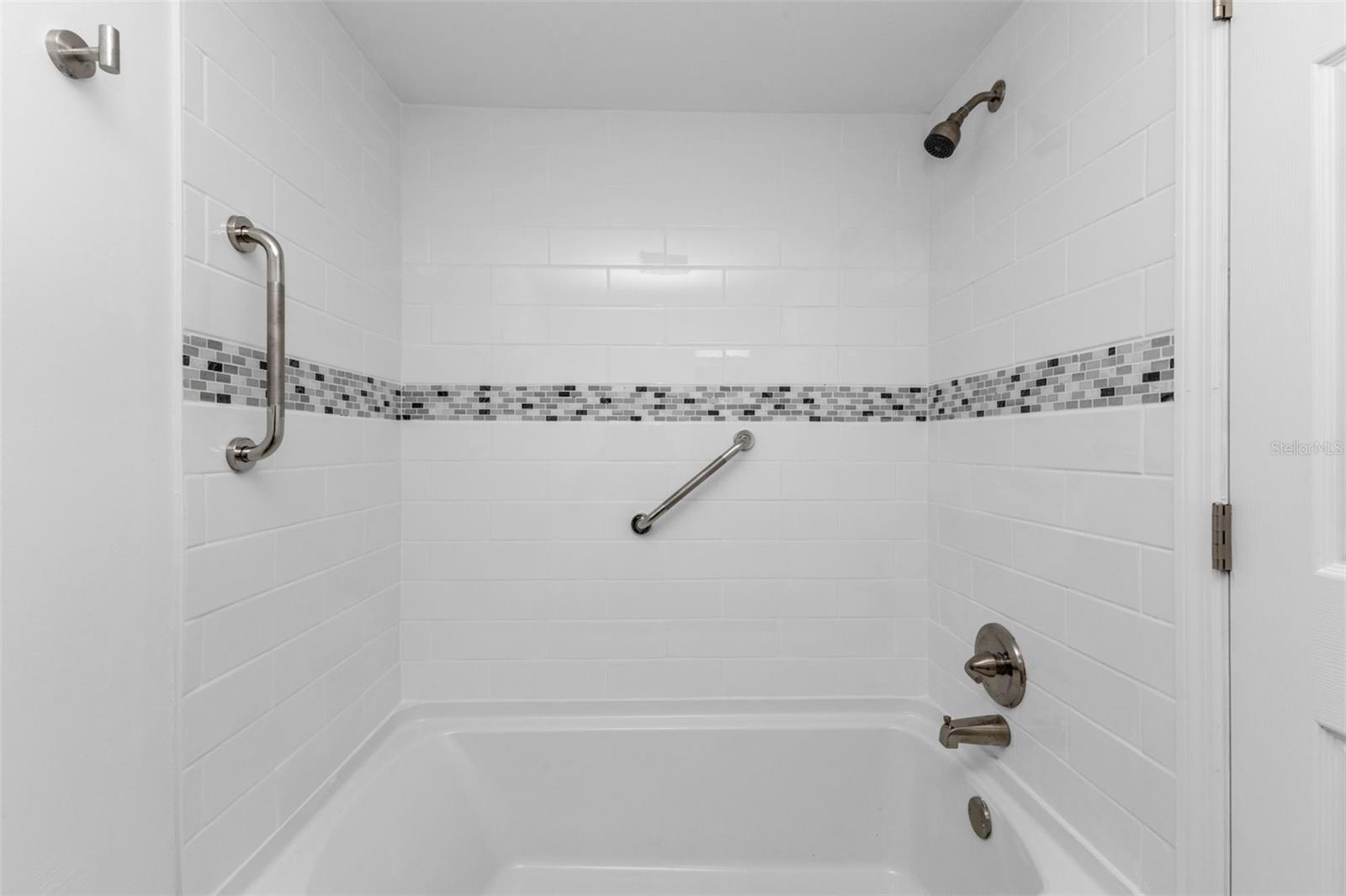 2290 AARON ST #109