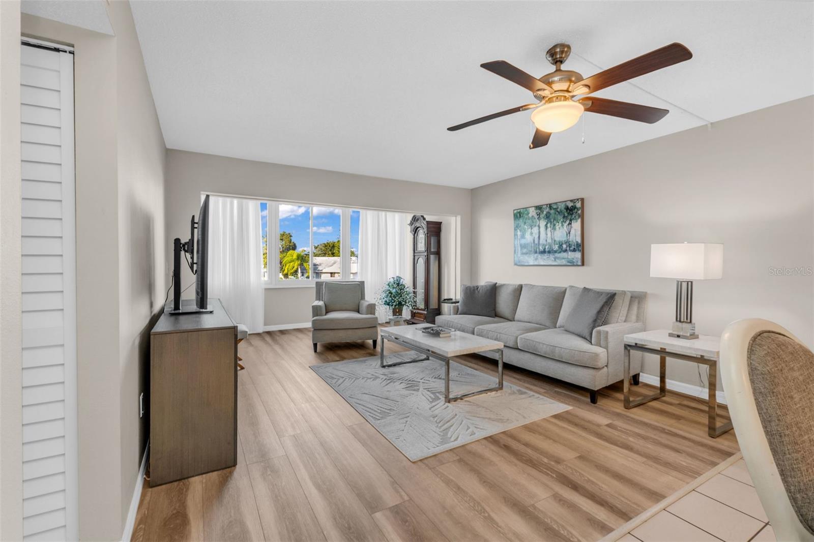 2290 AARON ST #213