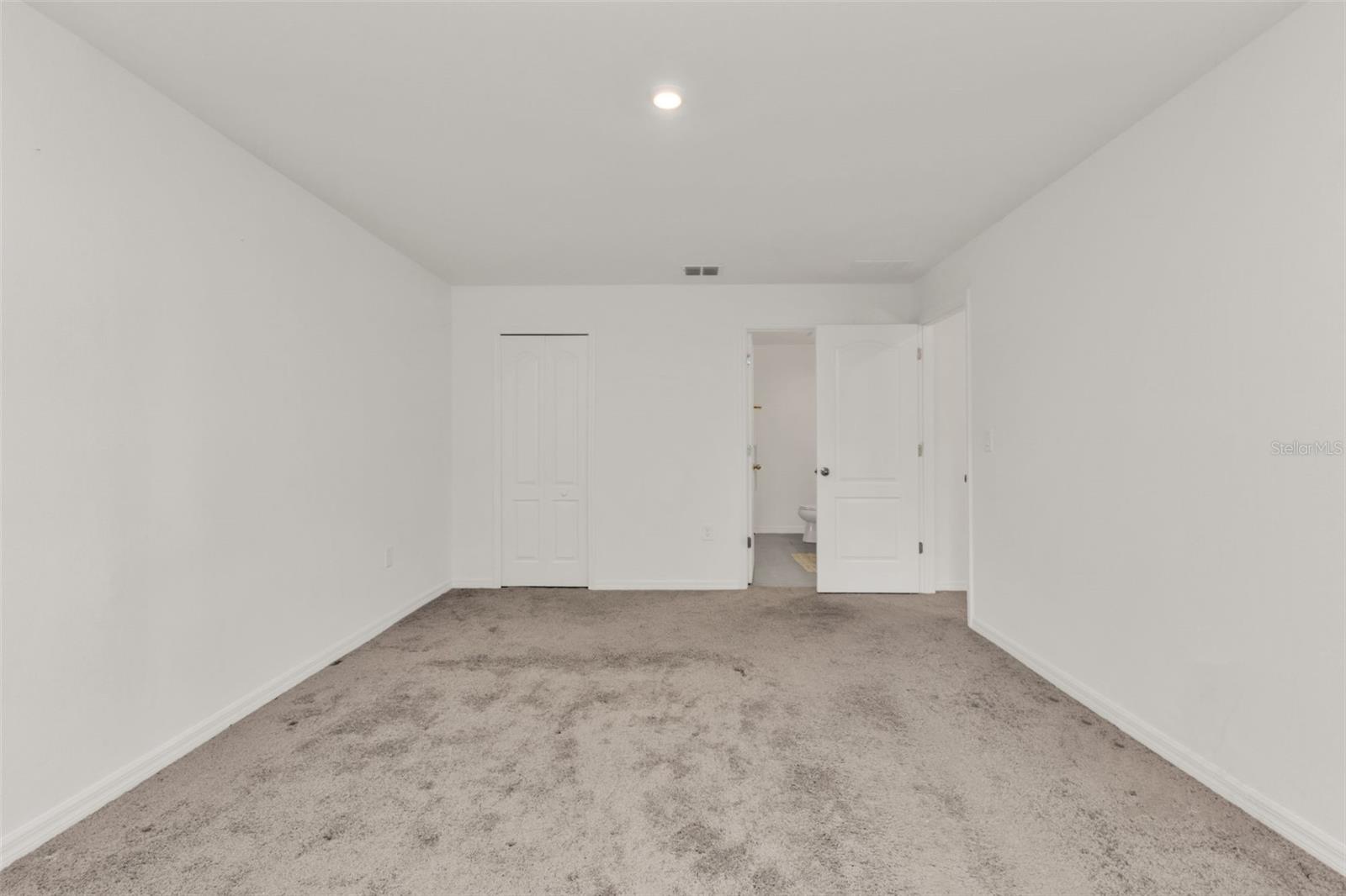 1074 MARCUS ST