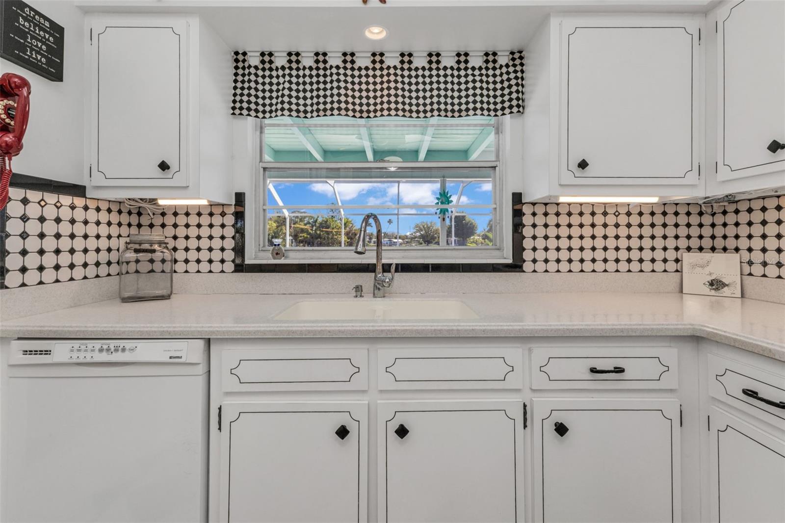 137 BEDFORD DR NE