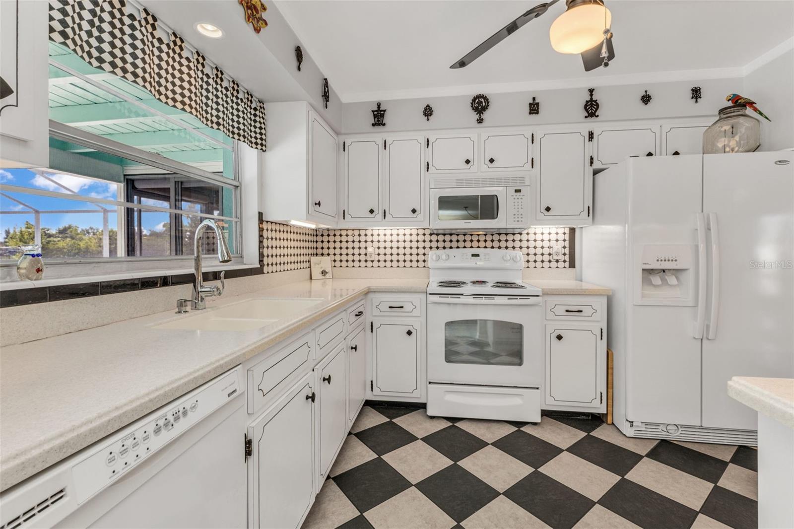 137 BEDFORD DR NE