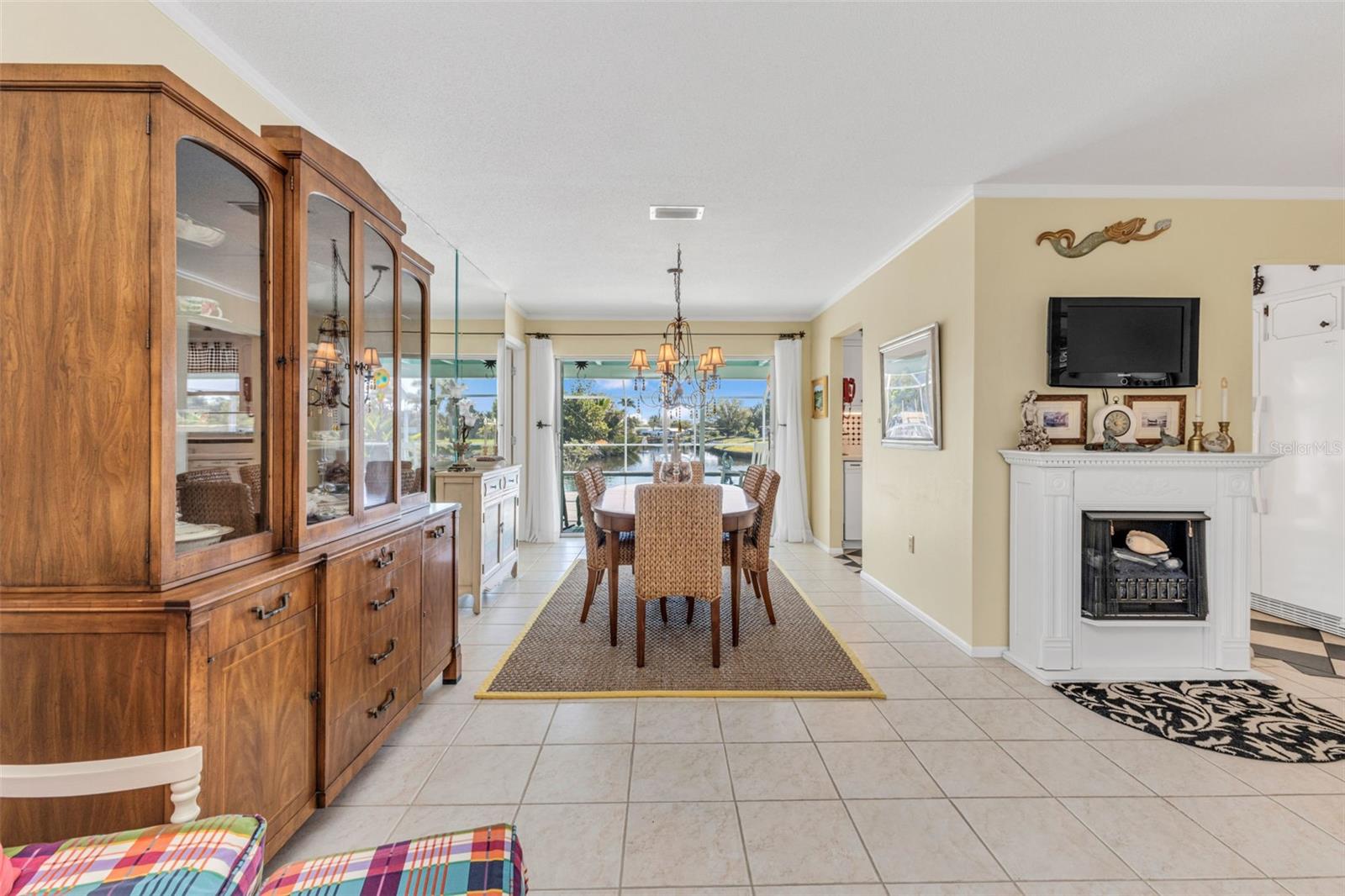 137 BEDFORD DR NE