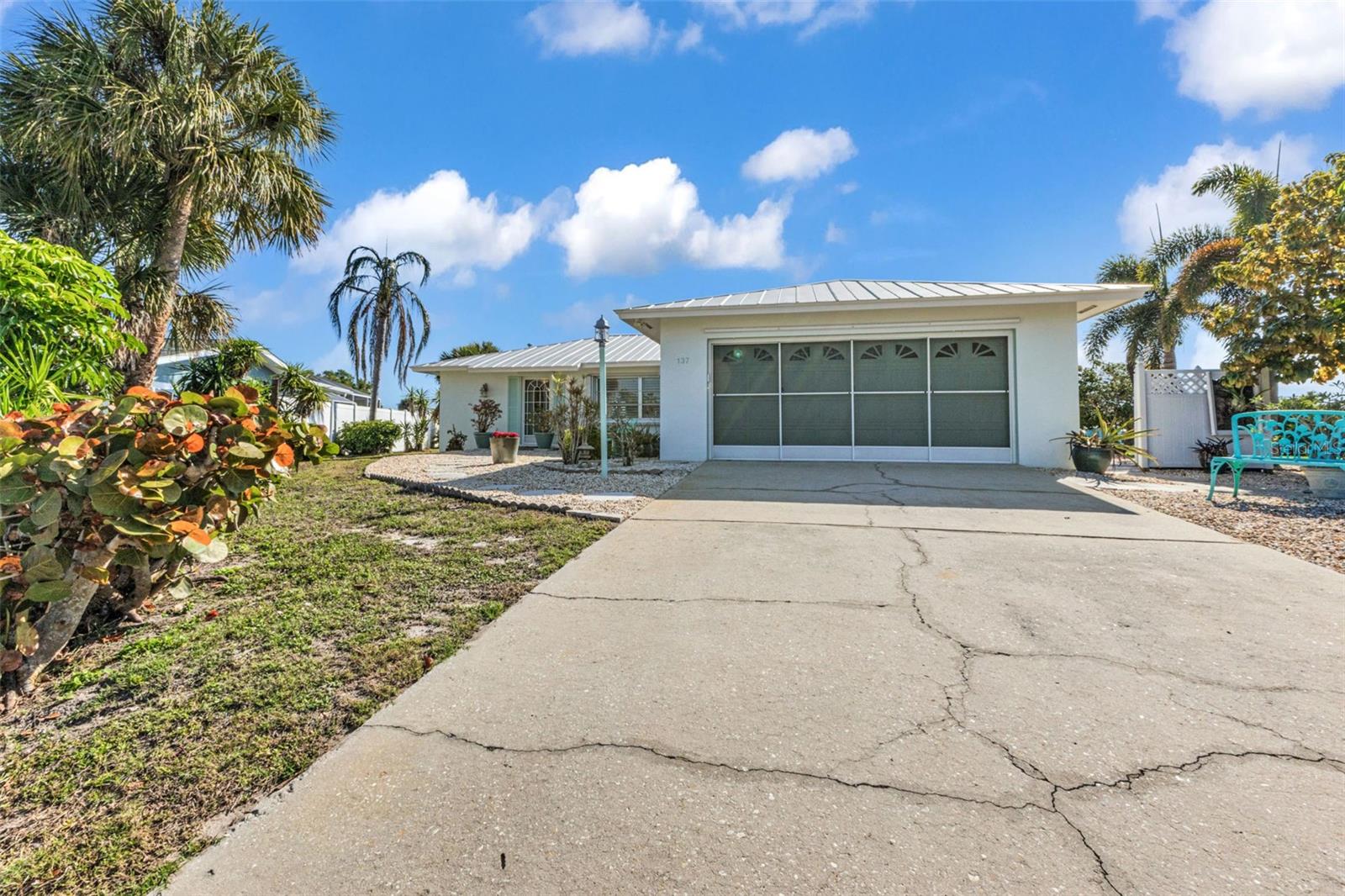 137 BEDFORD DR NE