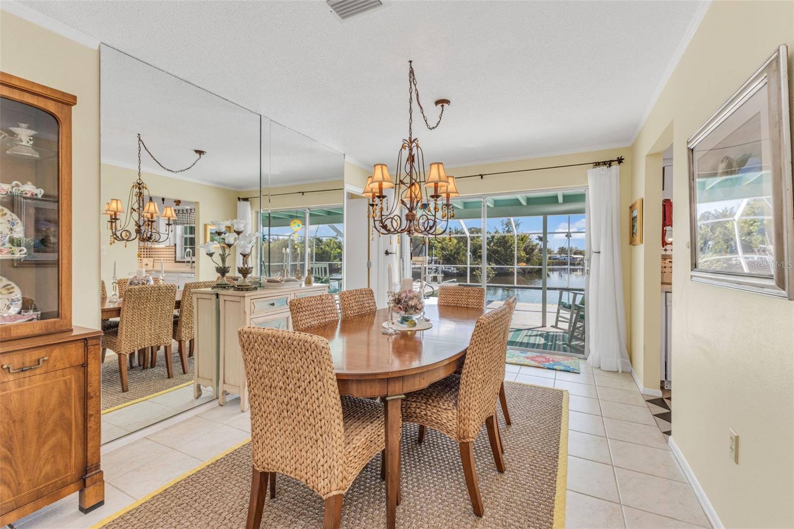 137 BEDFORD DR NE
