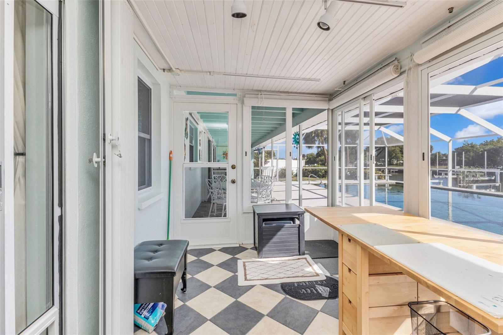 137 BEDFORD DR NE