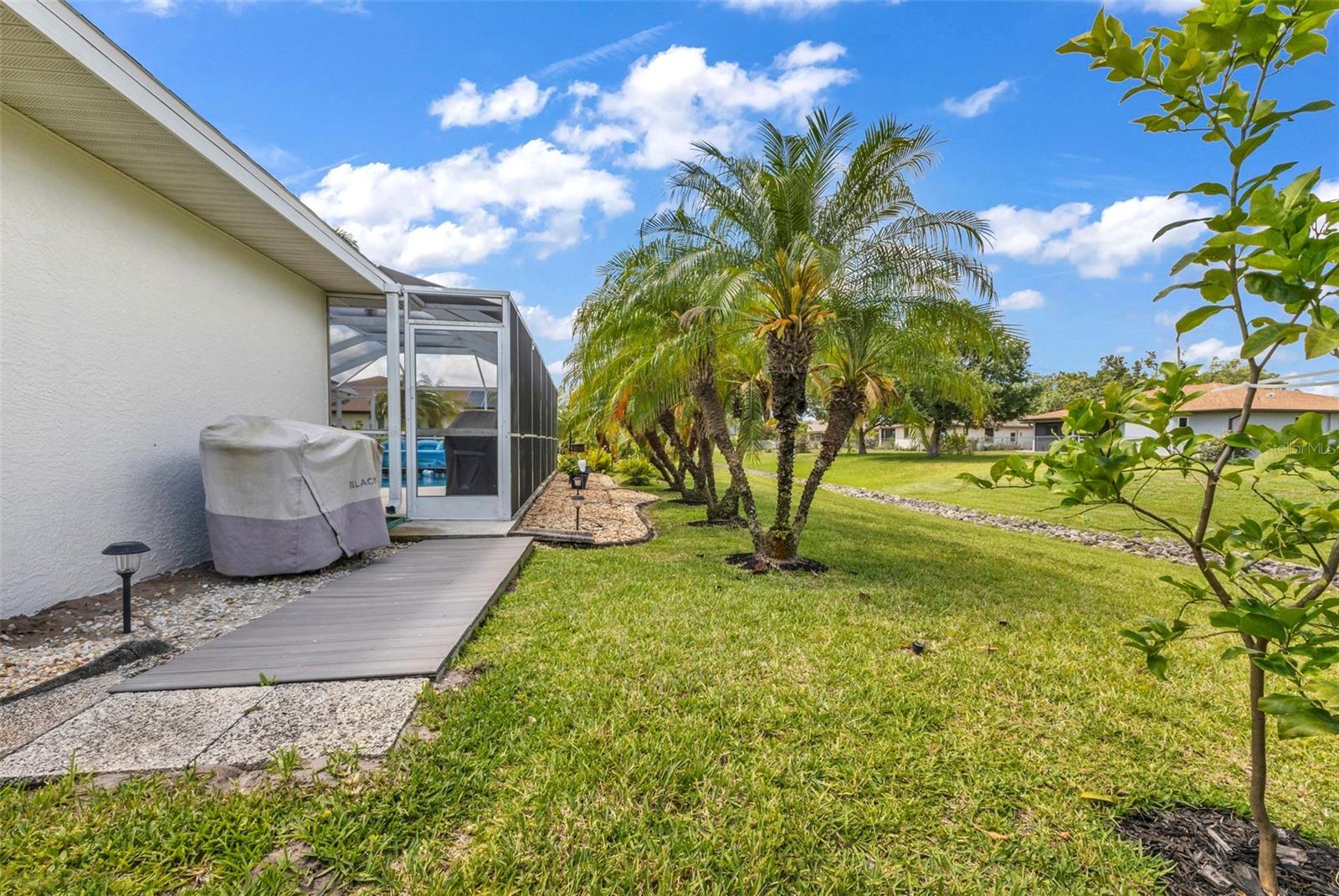 303 PARAMARIBO ST