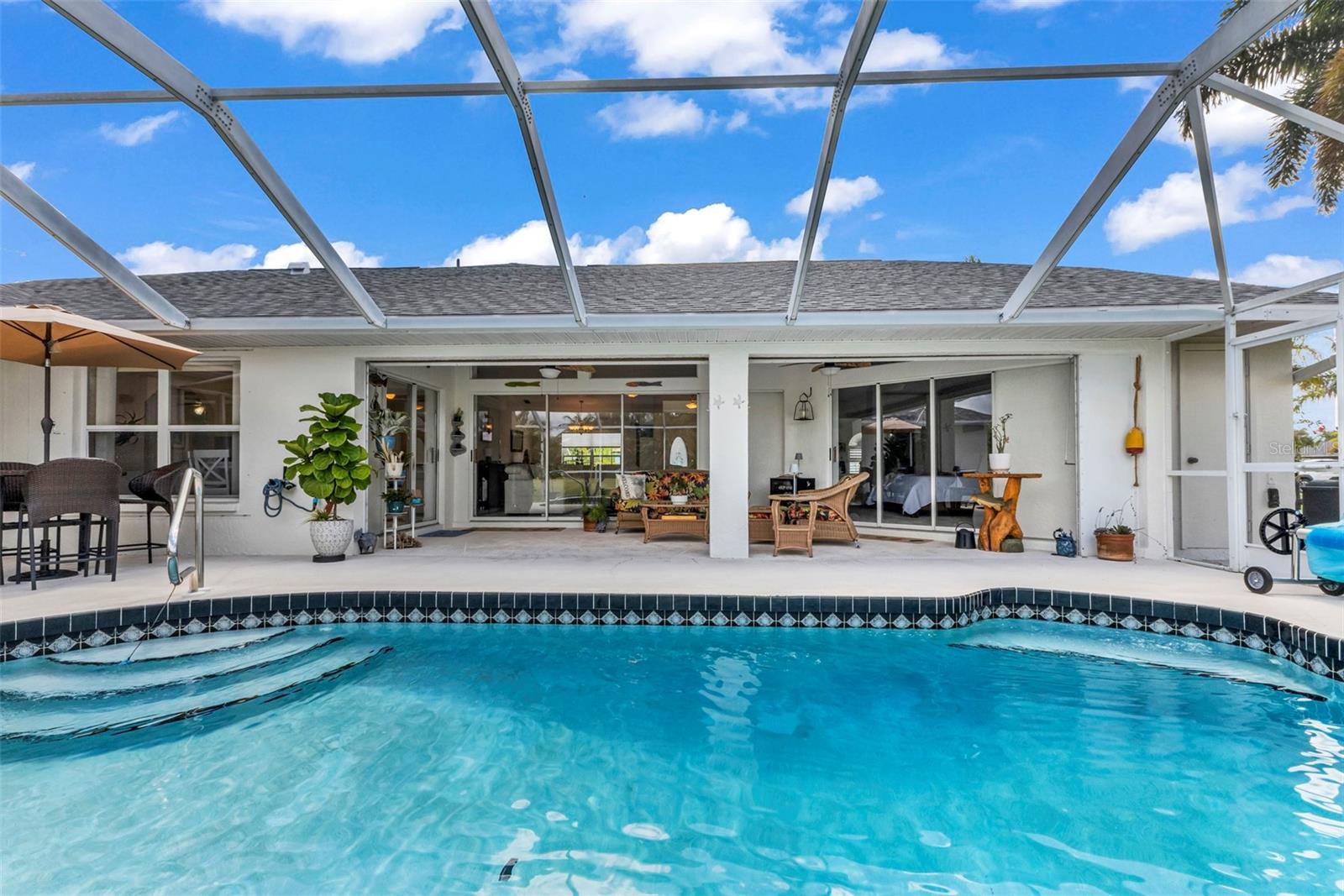 303 PARAMARIBO ST