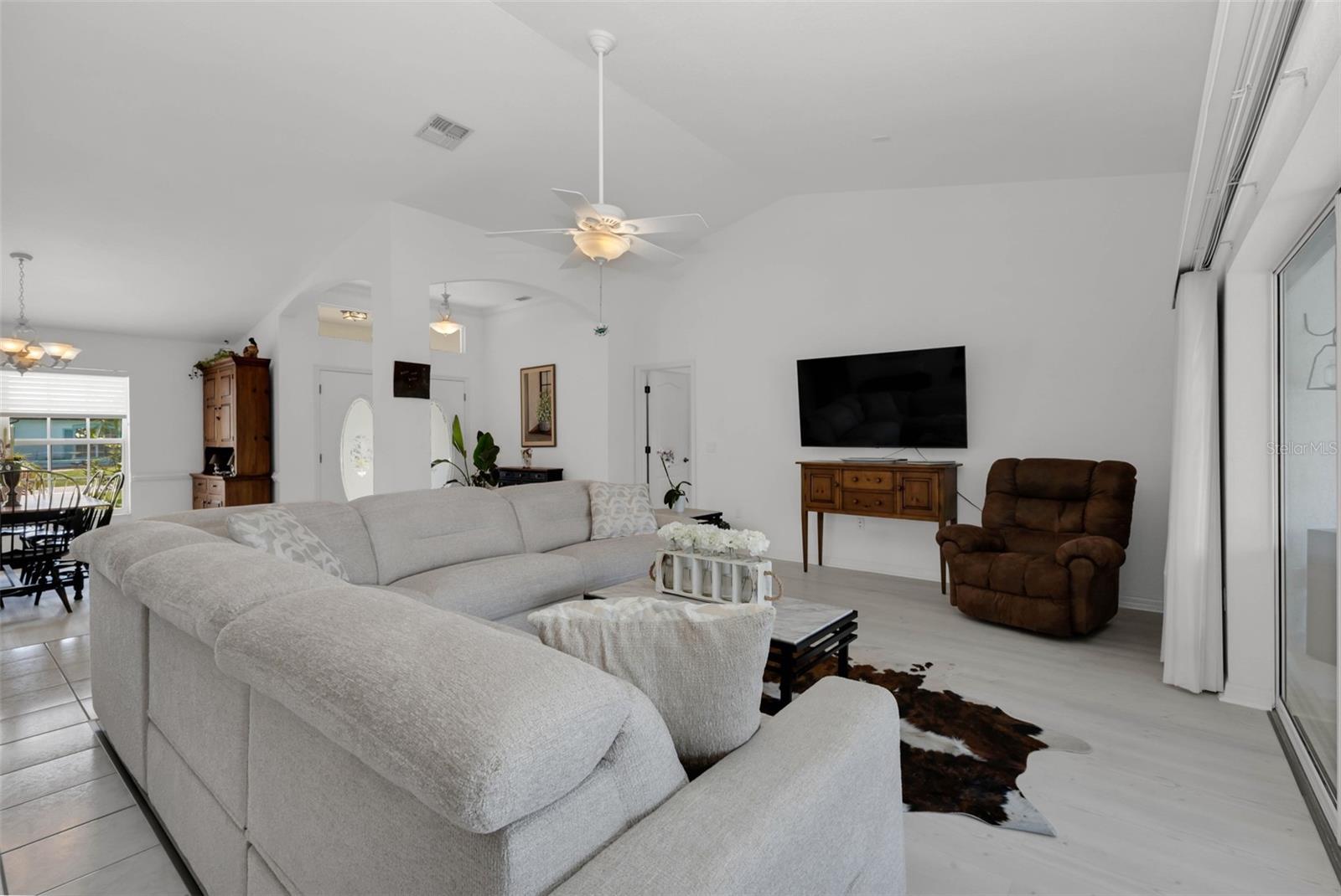 303 PARAMARIBO ST