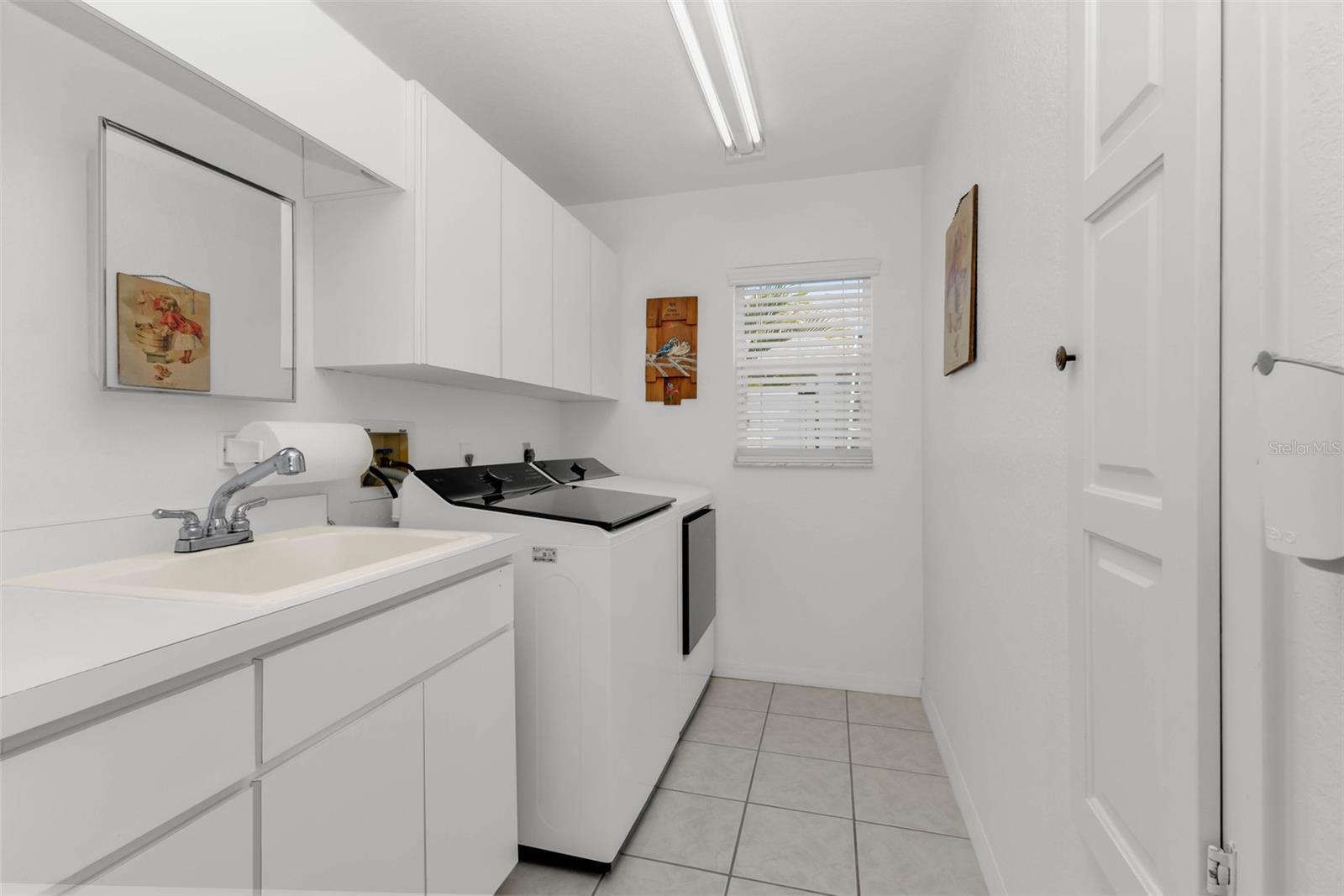 303 PARAMARIBO ST