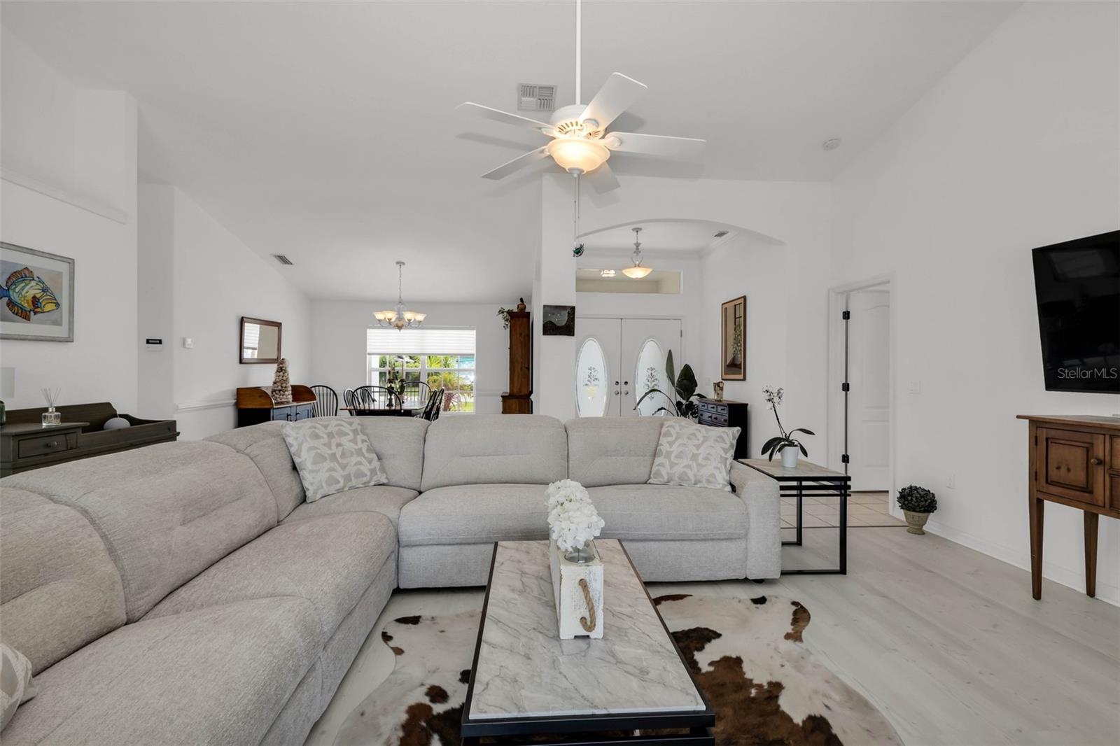 303 PARAMARIBO ST