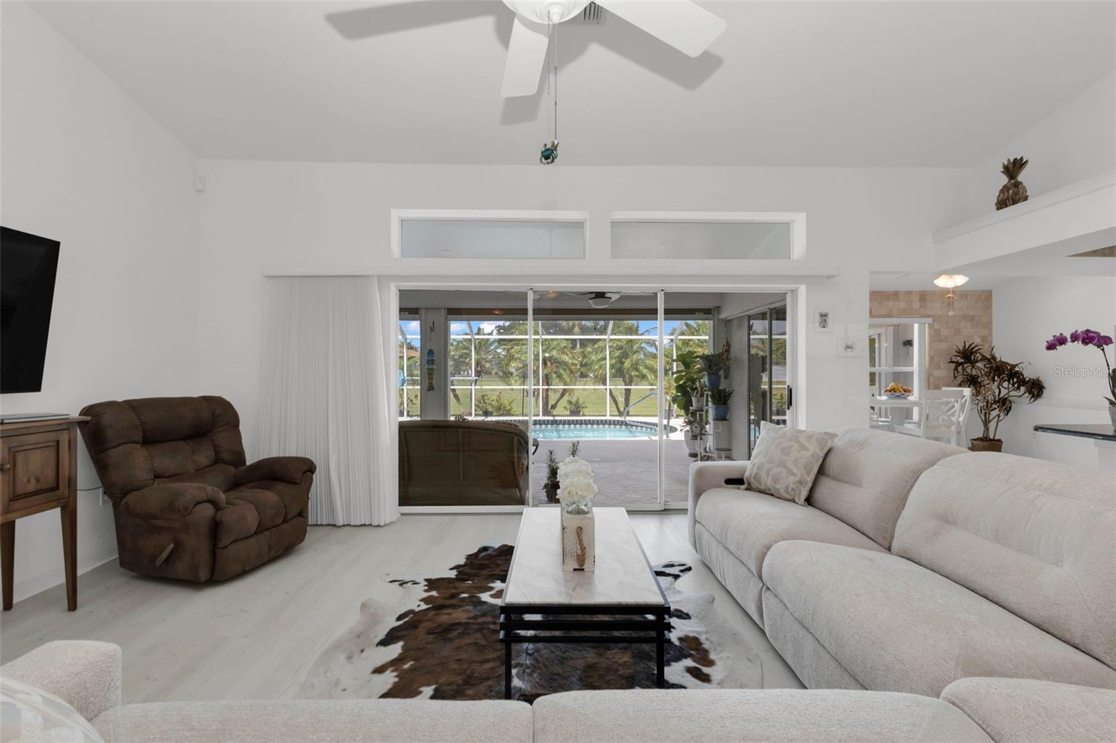 303 PARAMARIBO ST