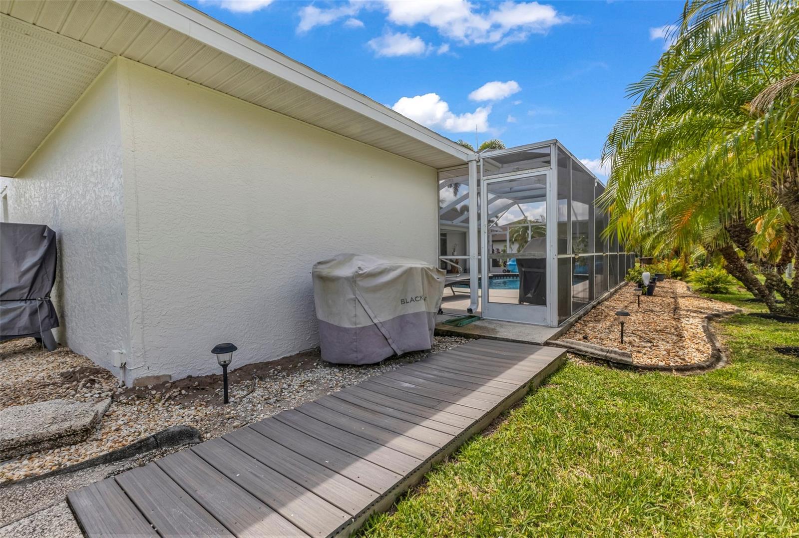 303 PARAMARIBO ST