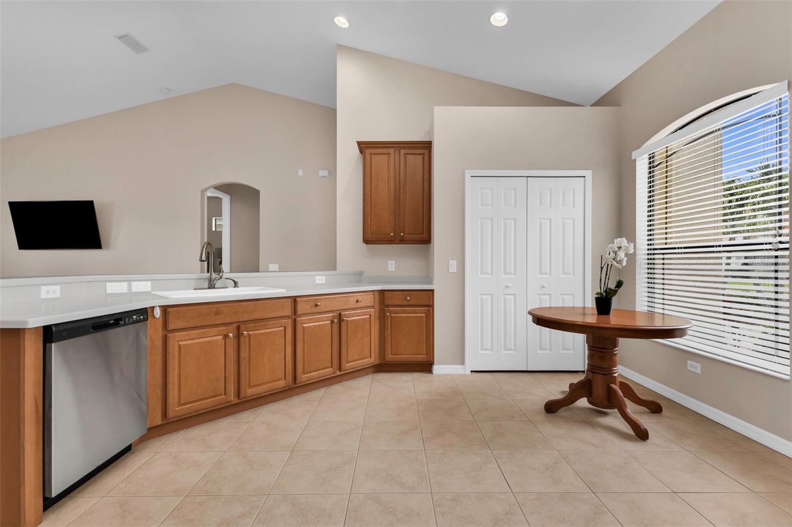 24425 LAKEVIEW PL