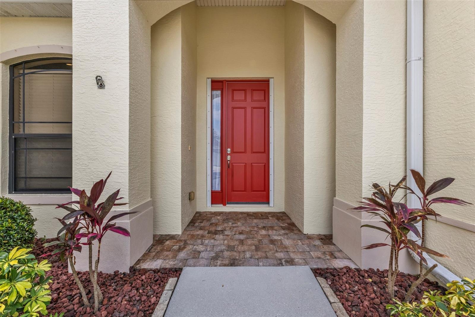24425 LAKEVIEW PL