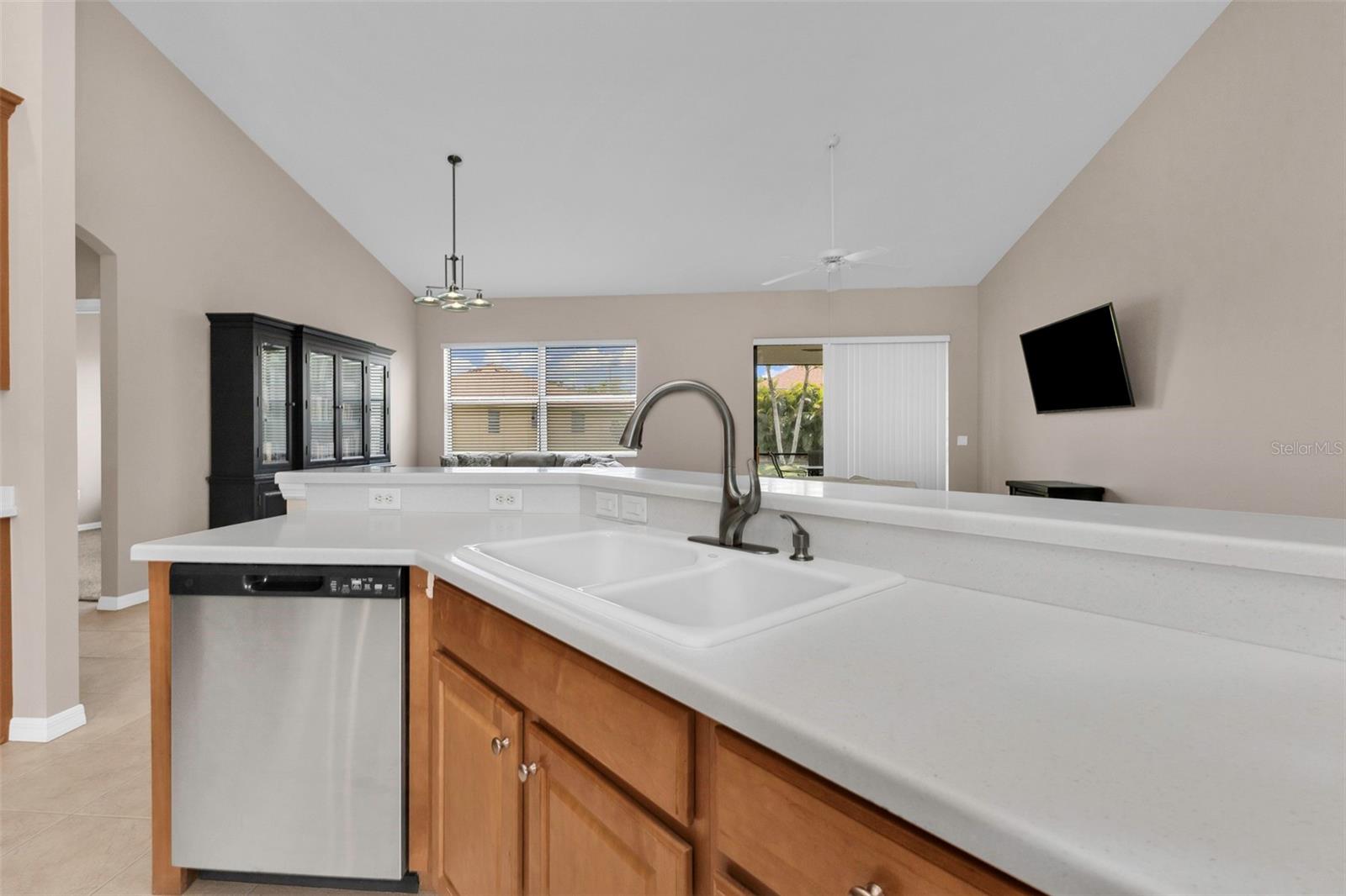 24425 LAKEVIEW PL