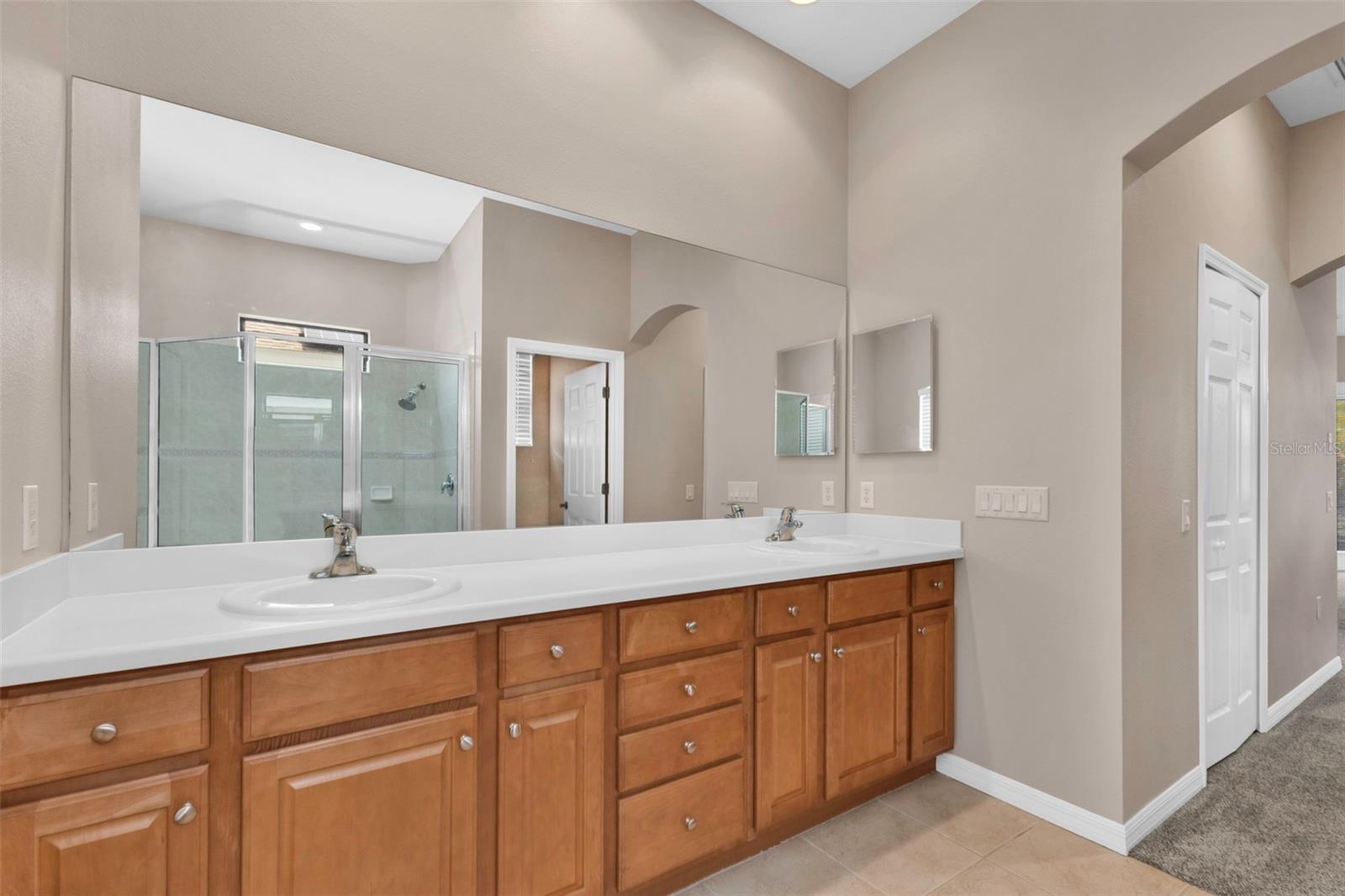 24425 LAKEVIEW PL