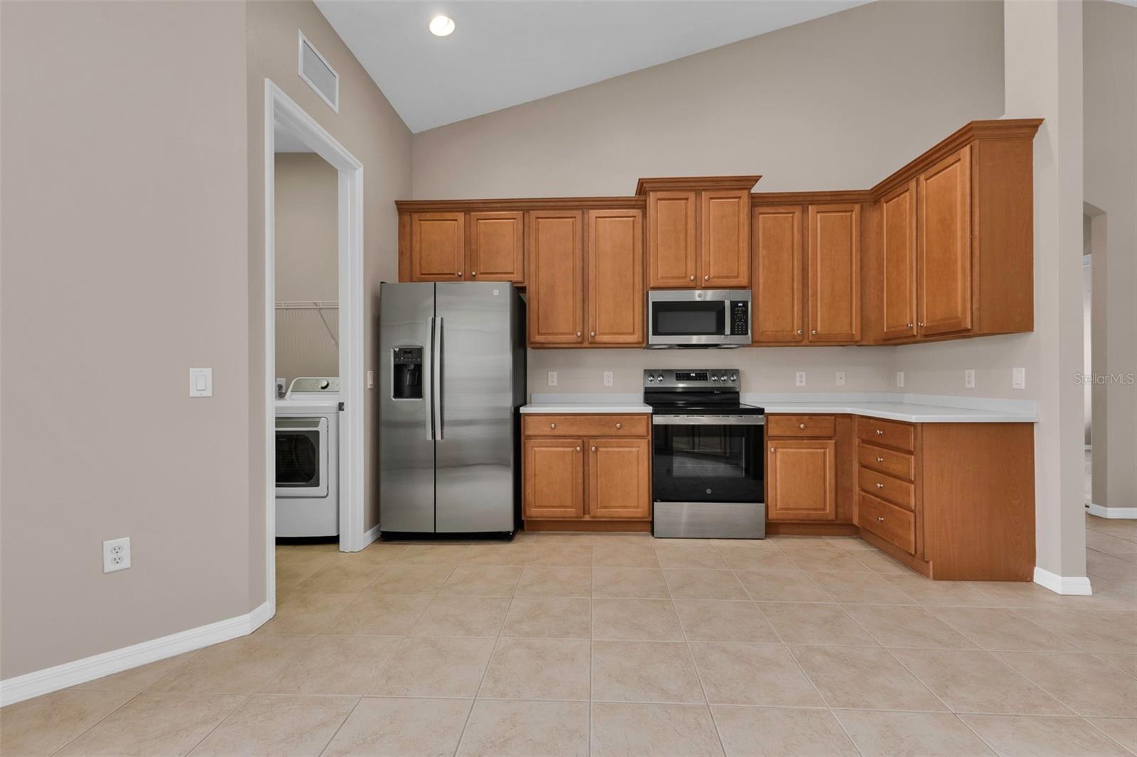 24425 LAKEVIEW PL