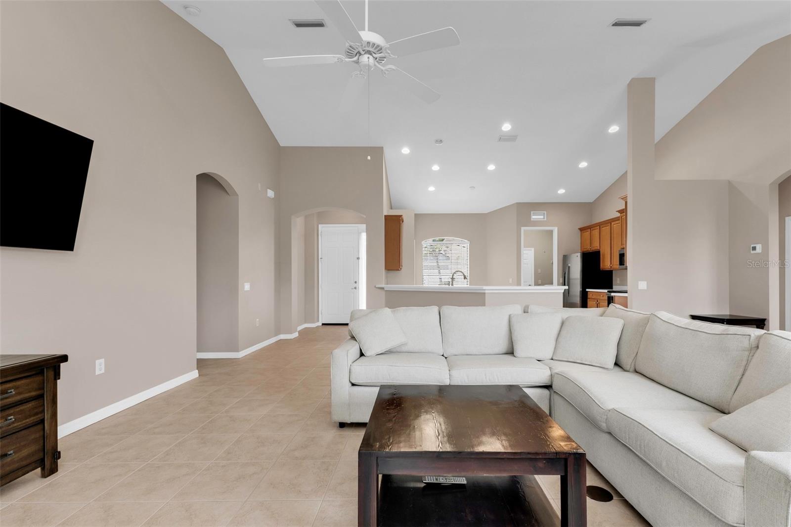 24425 LAKEVIEW PL