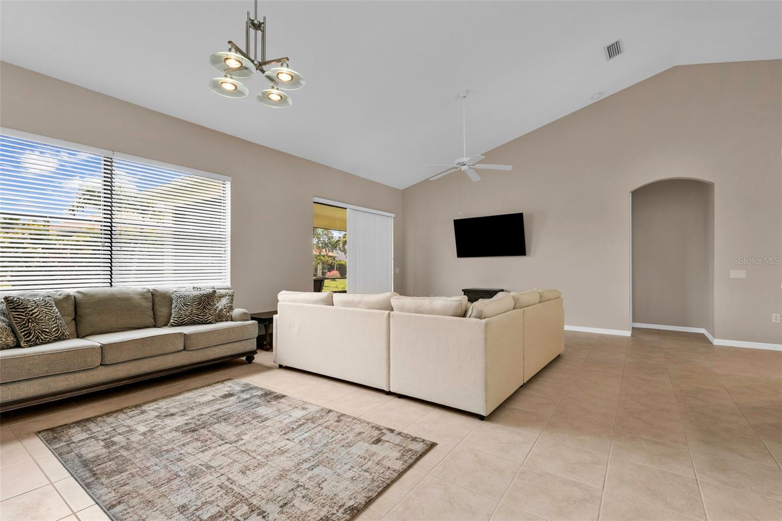 24425 LAKEVIEW PL