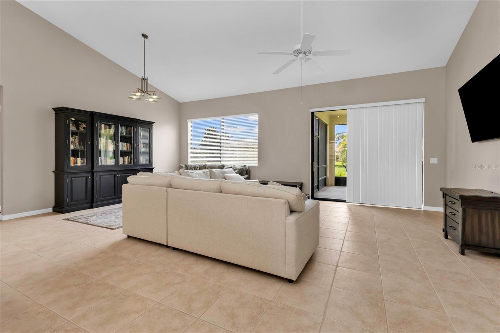 24425 LAKEVIEW PL
