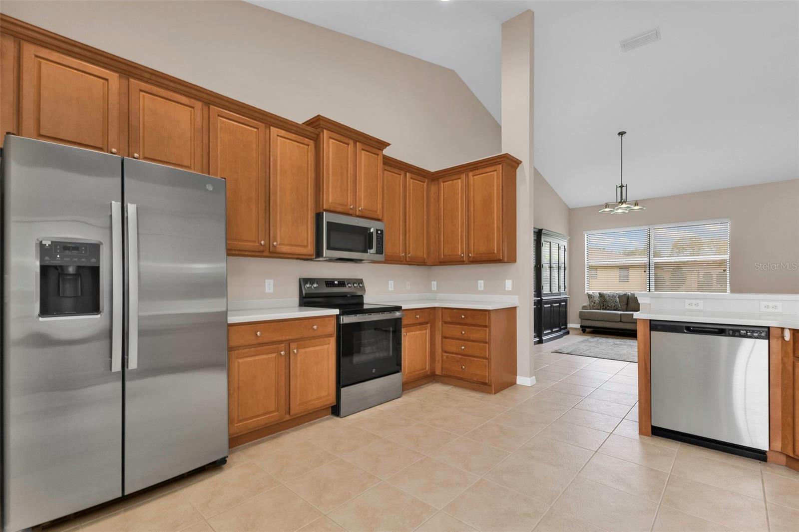 24425 LAKEVIEW PL
