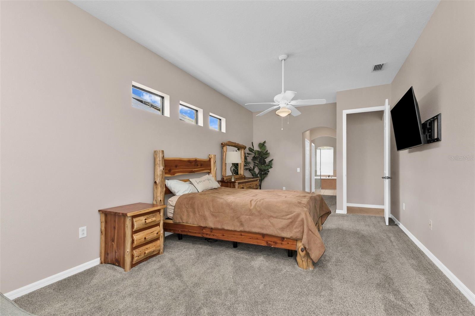 24425 LAKEVIEW PL
