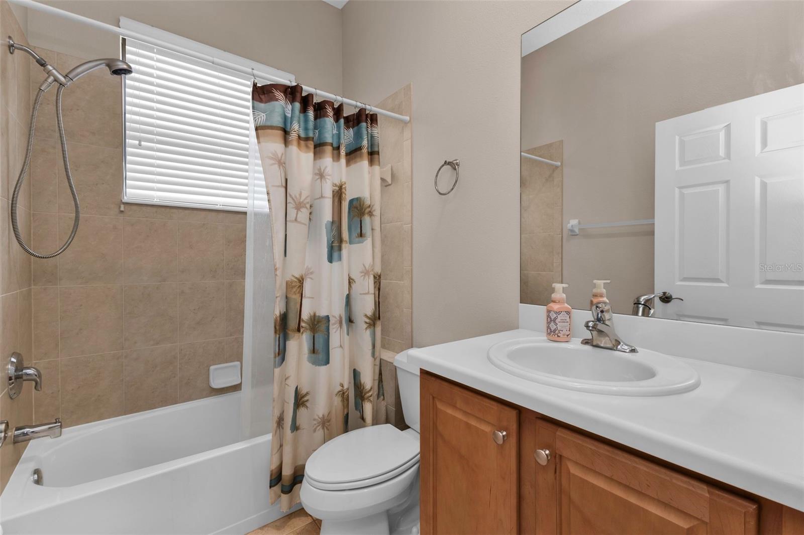 24425 LAKEVIEW PL