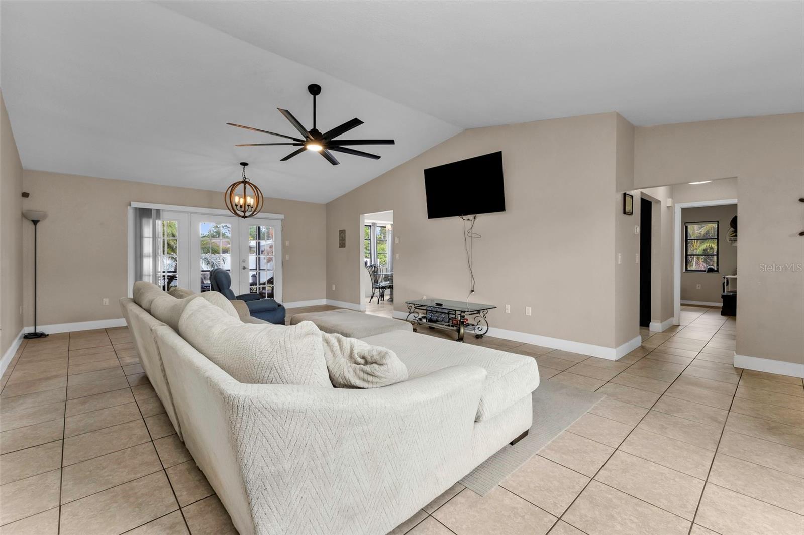 19519 MIDWAY BLVD