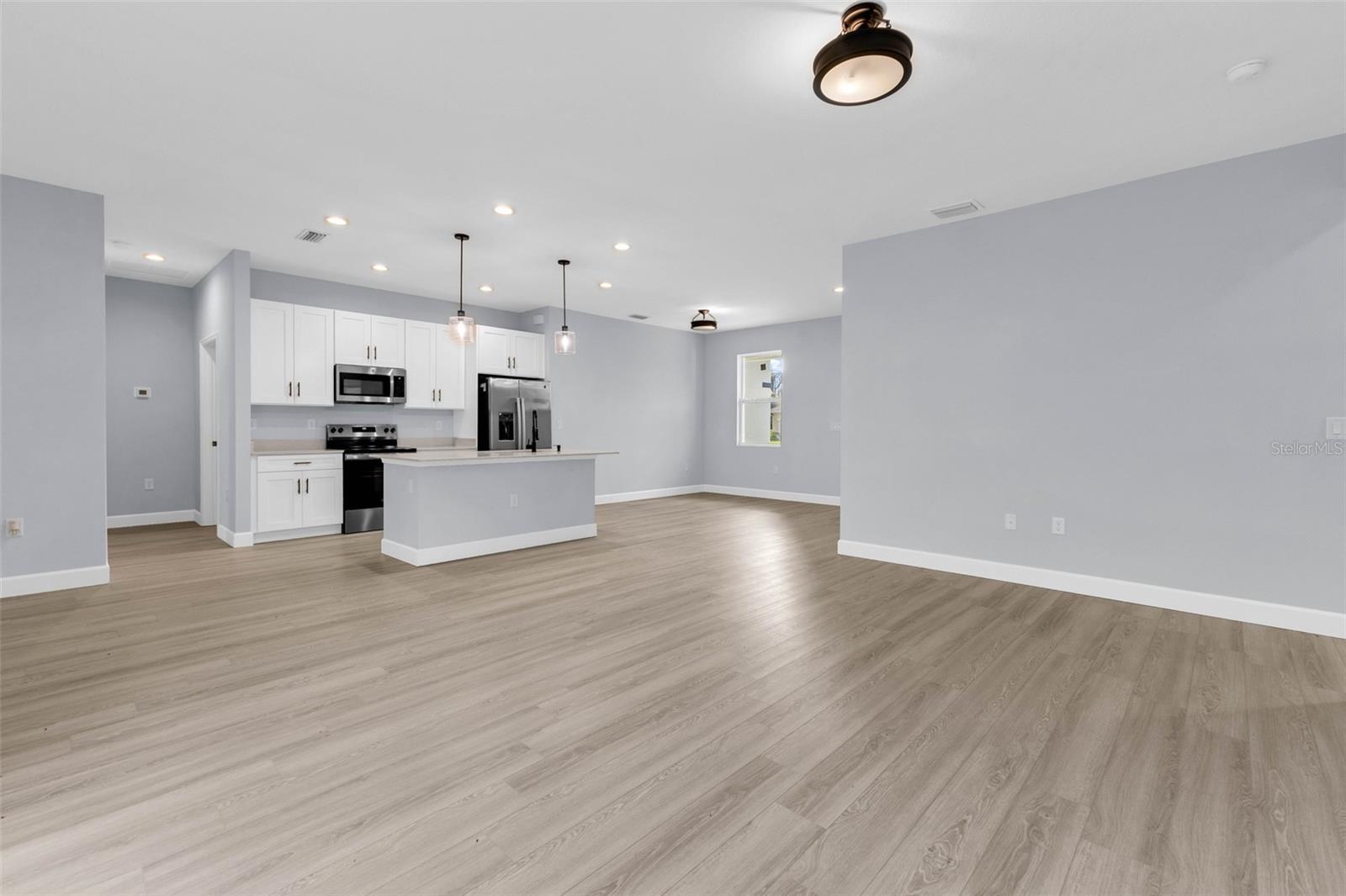 71 STANHOPE ST