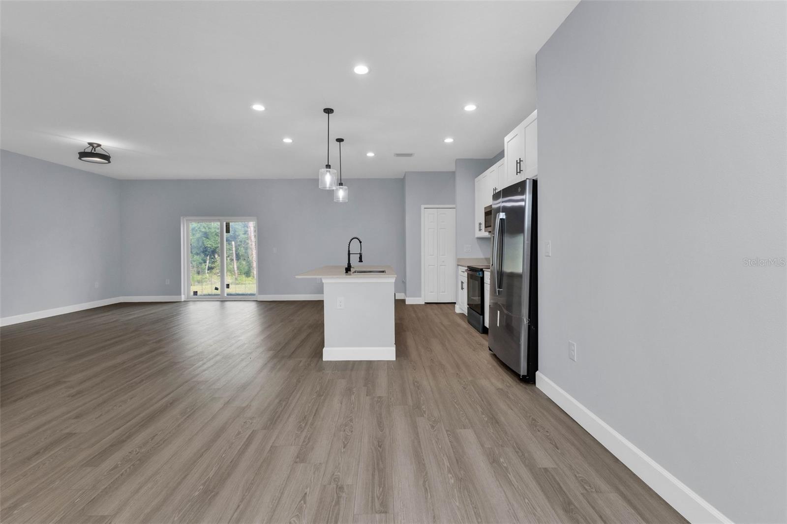71 STANHOPE ST