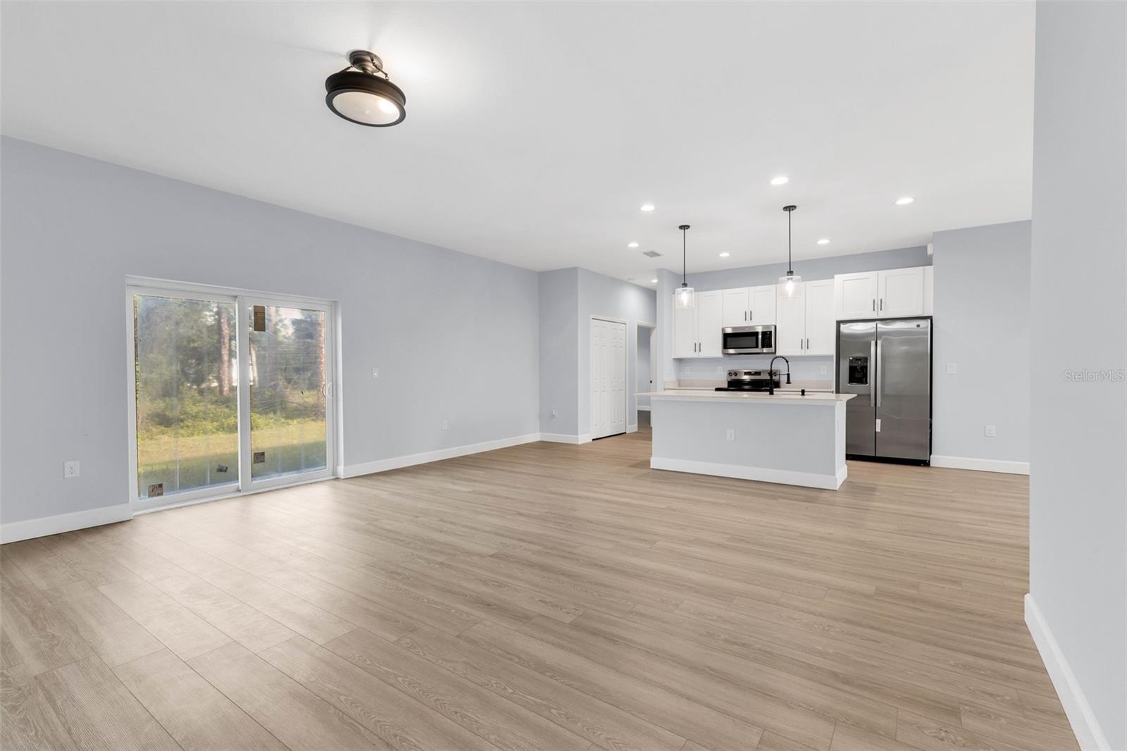 71 STANHOPE ST