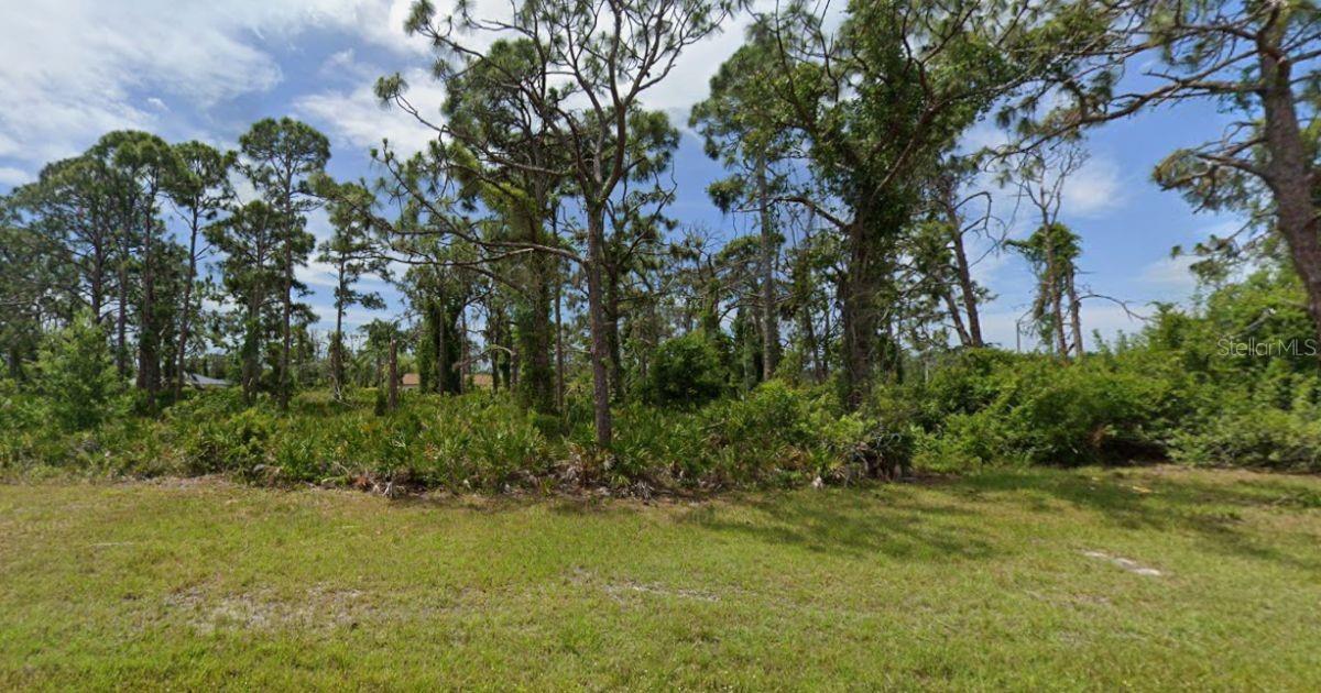 103 GLADES DR