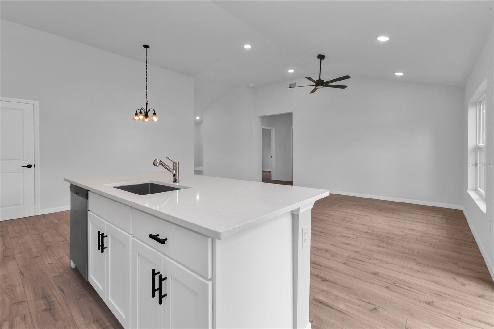 3610 LAREDO AVE