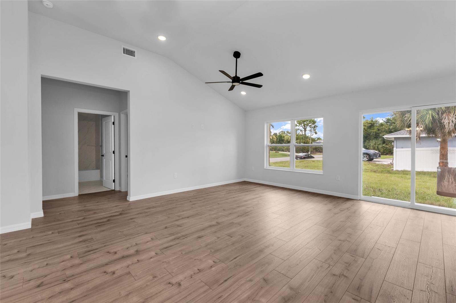 3610 LAREDO AVE