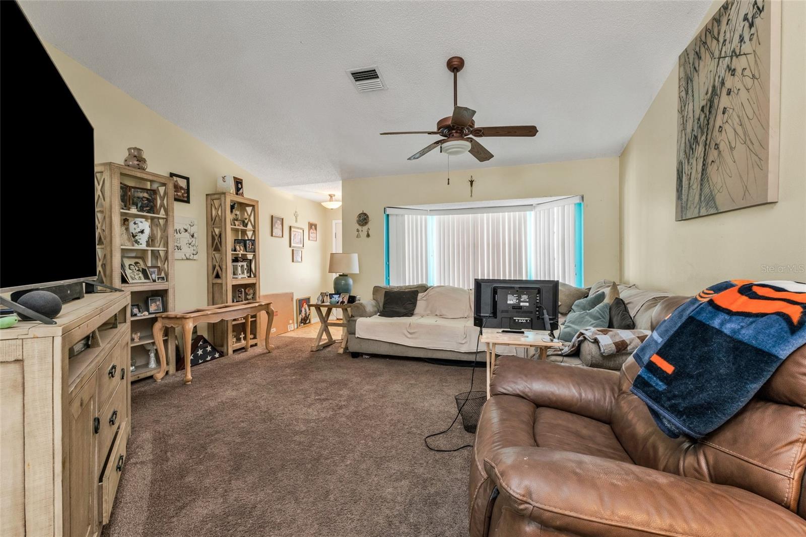 9261 STEUBENVILLE AVE