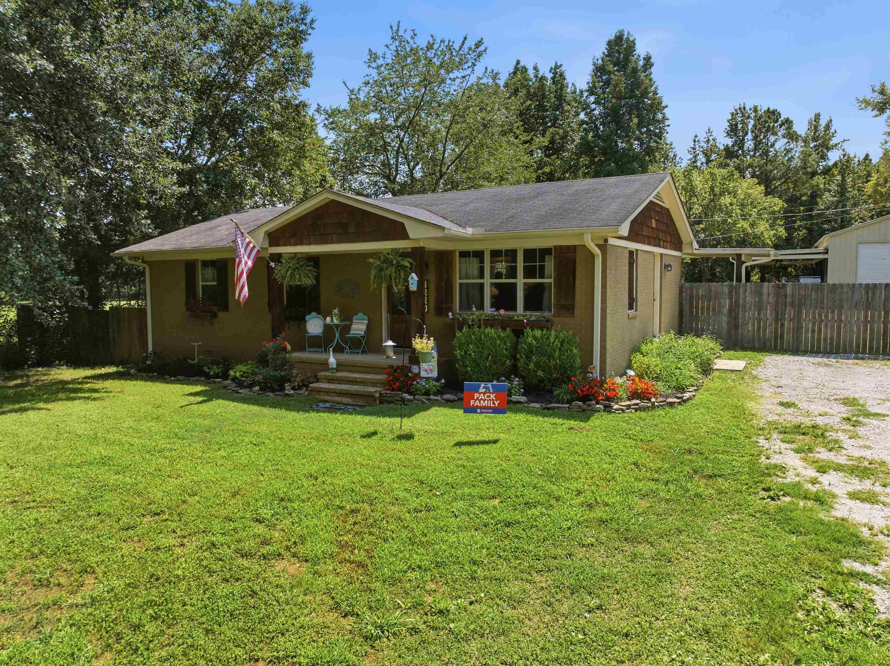 4220 COWAN RD