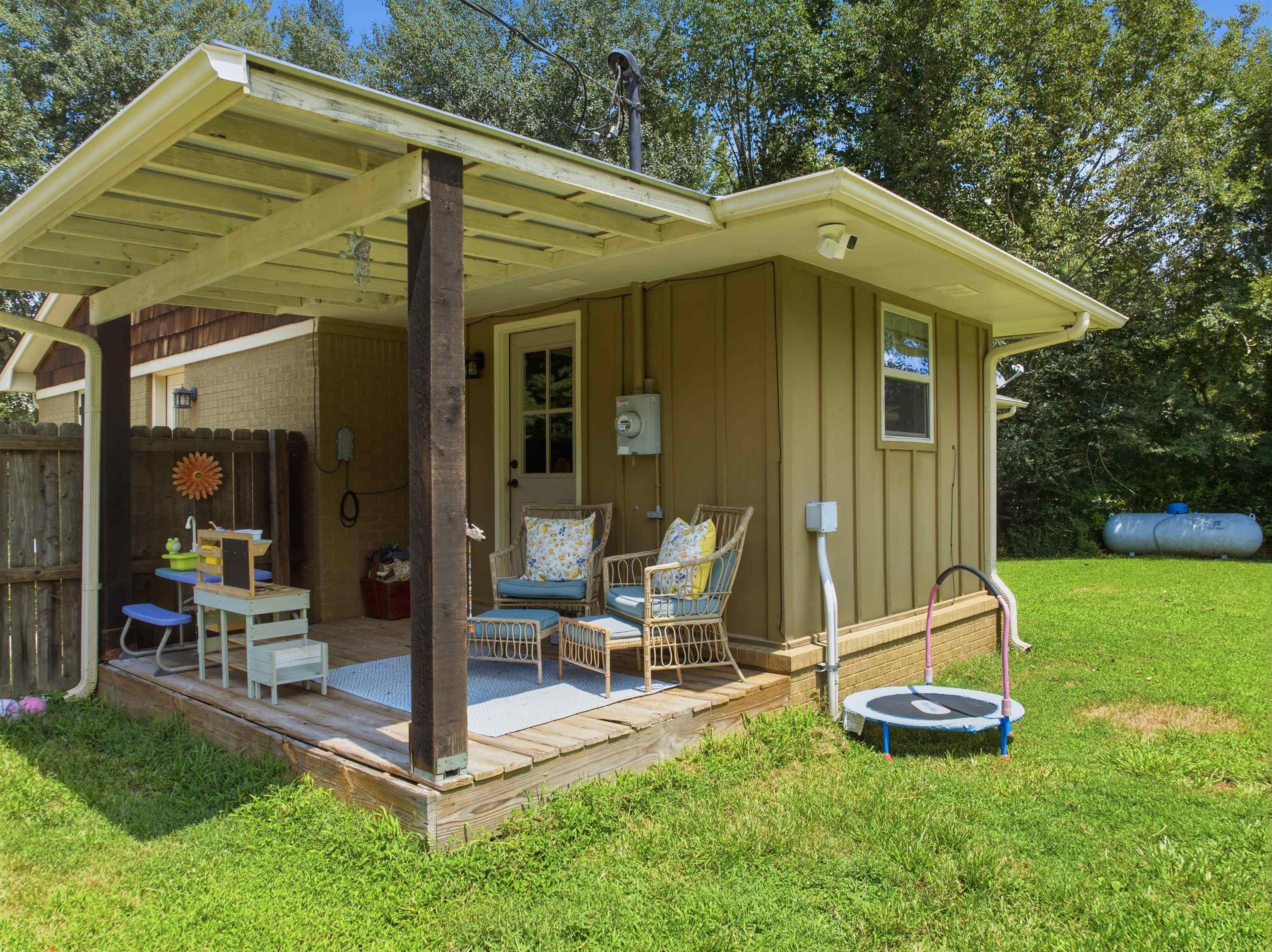 4220 COWAN RD