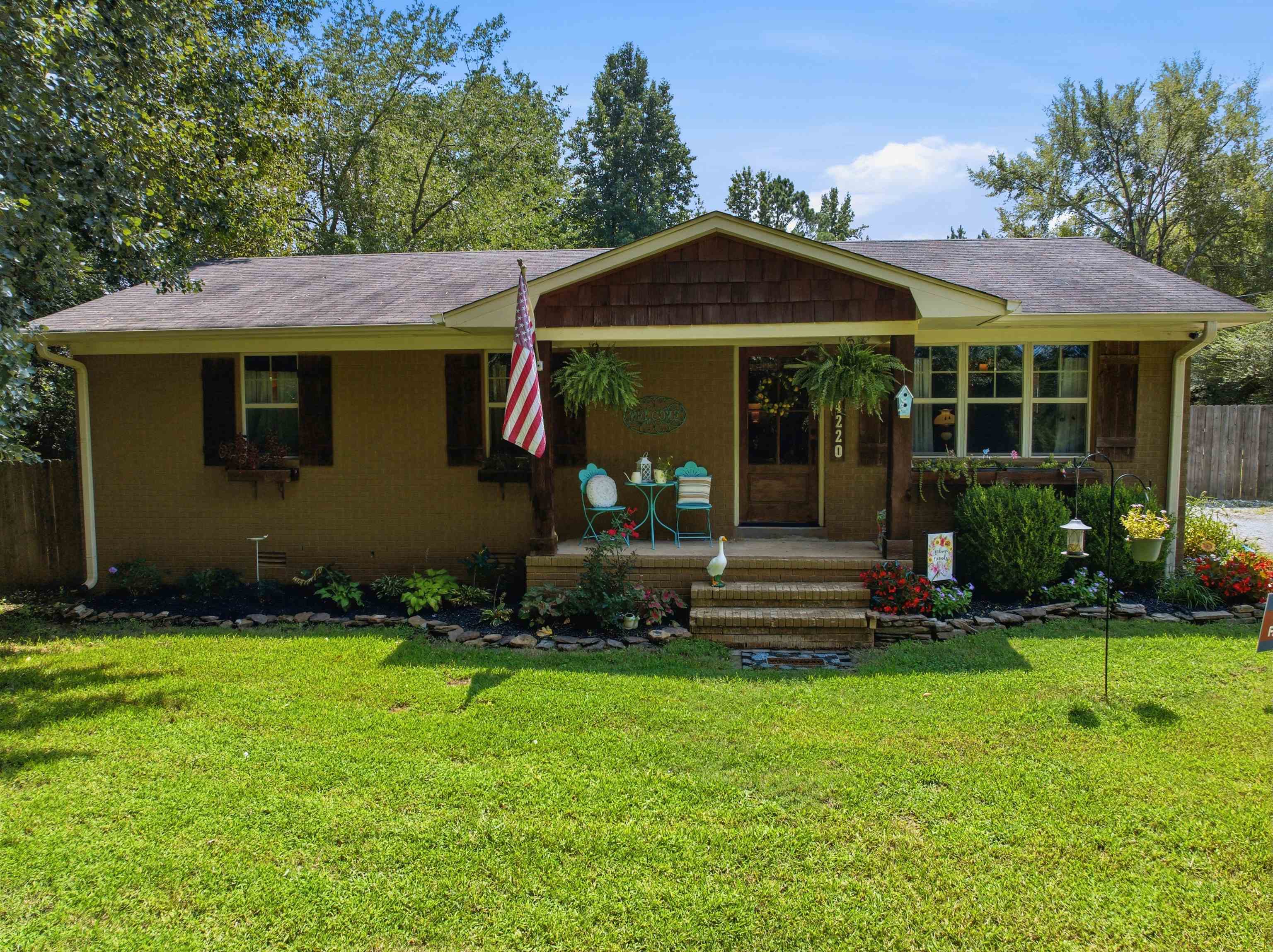 4220 COWAN RD