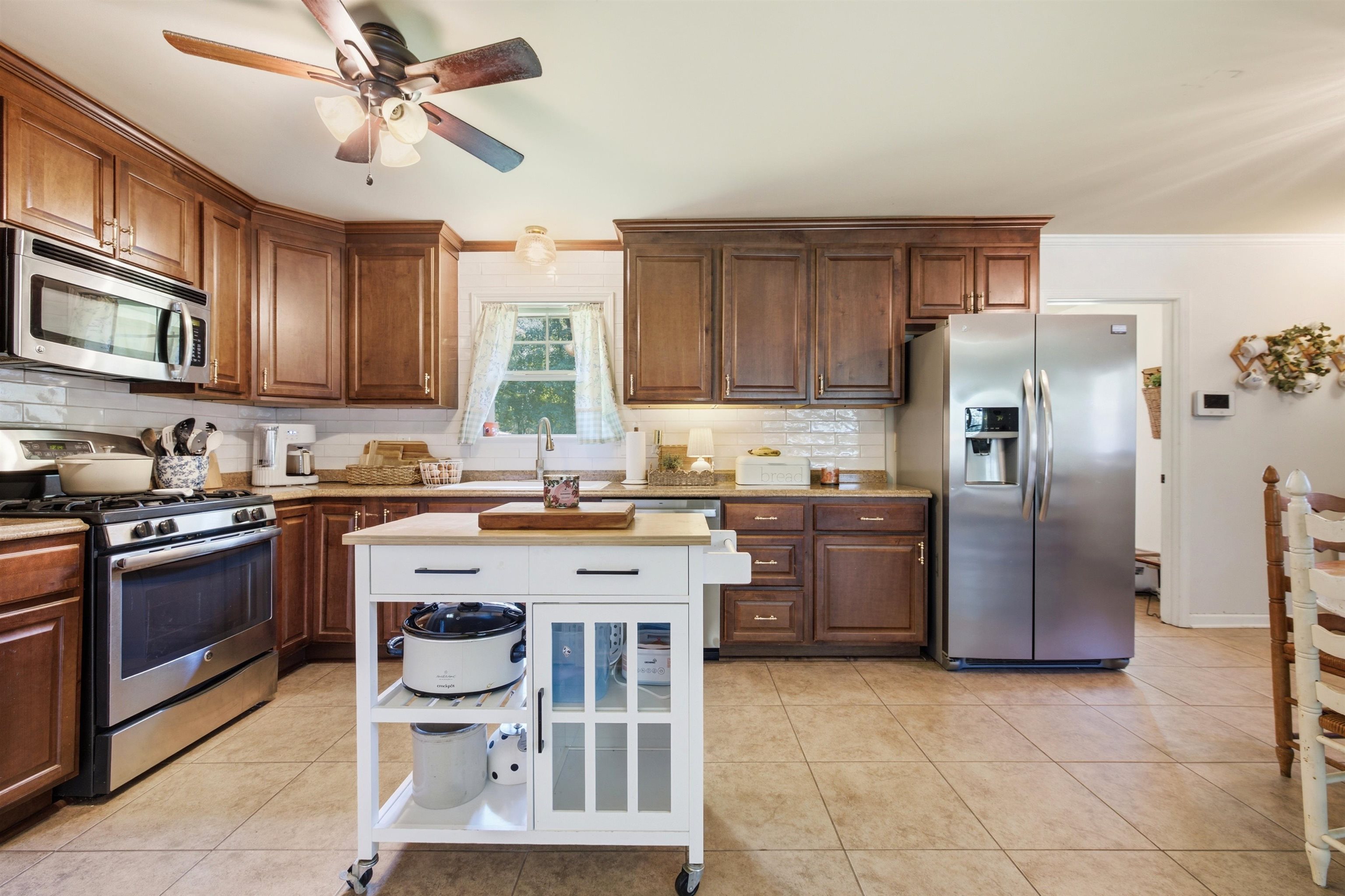 4220 COWAN RD