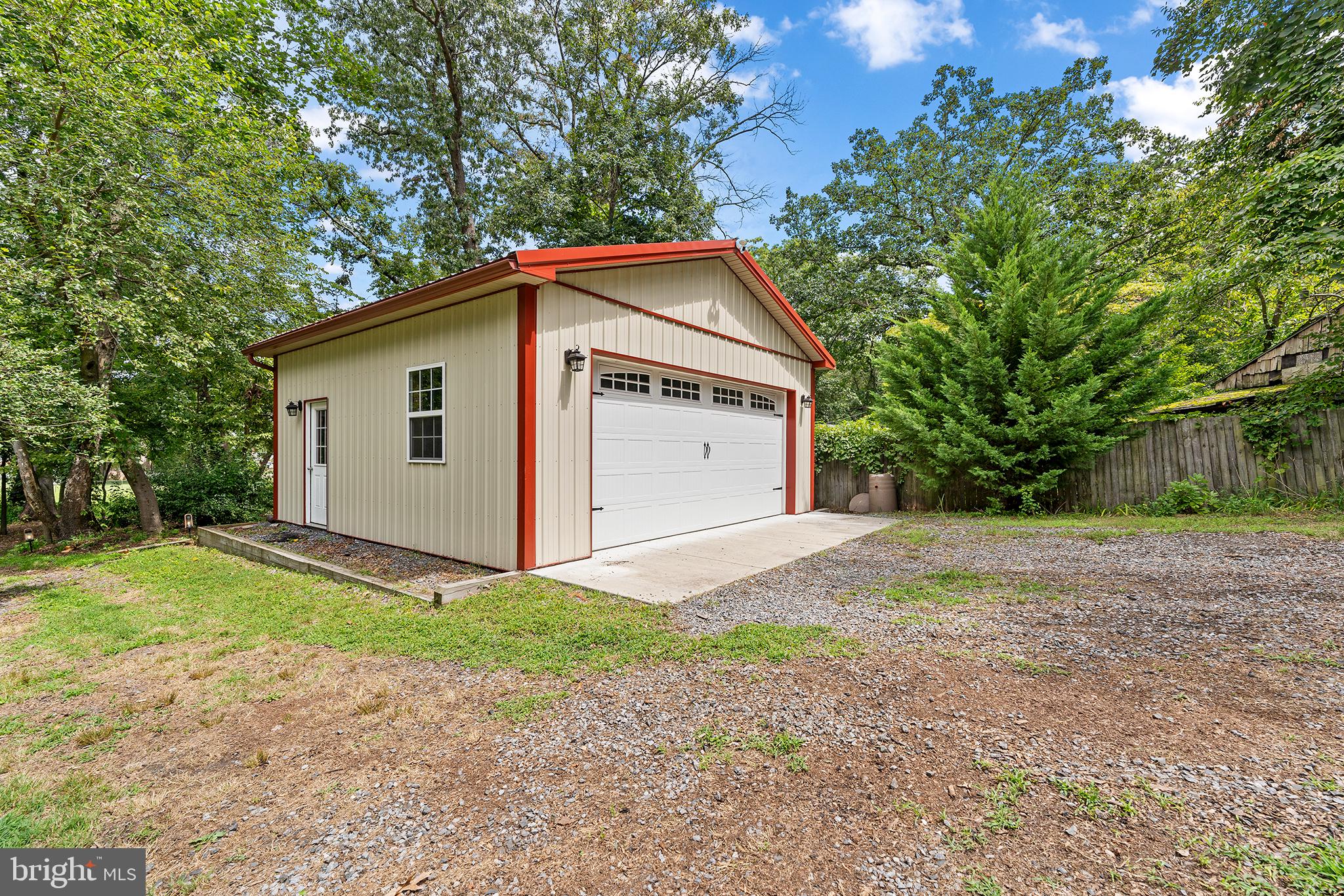 1572 Annapolis Dr