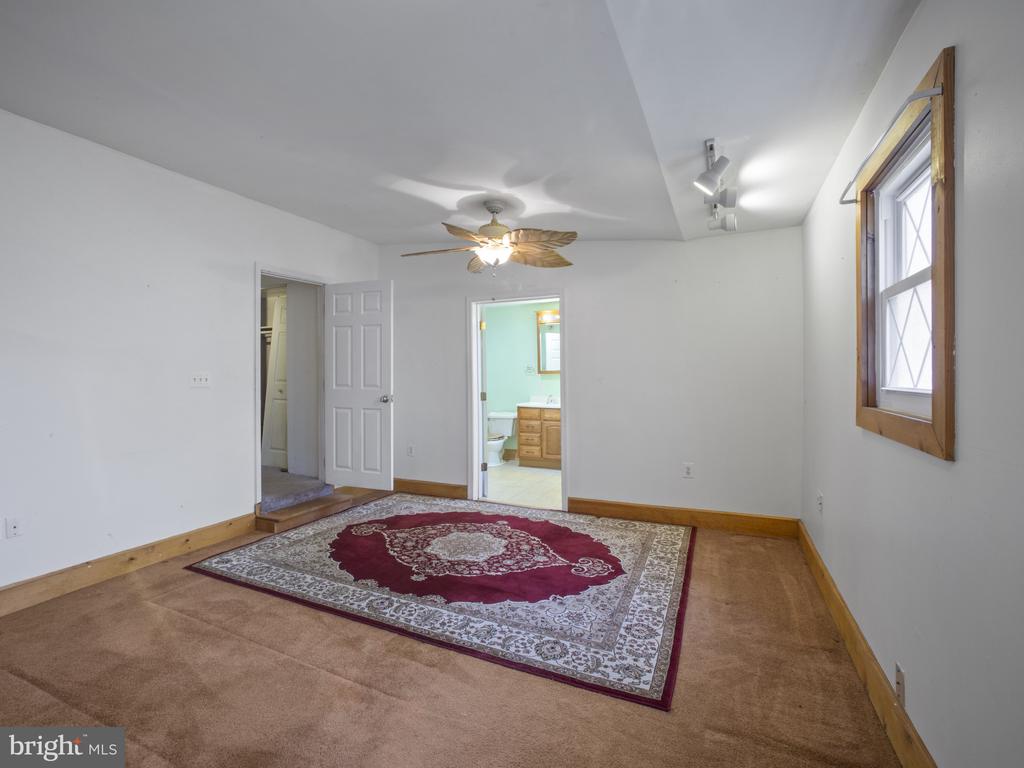918 N Forest Trl