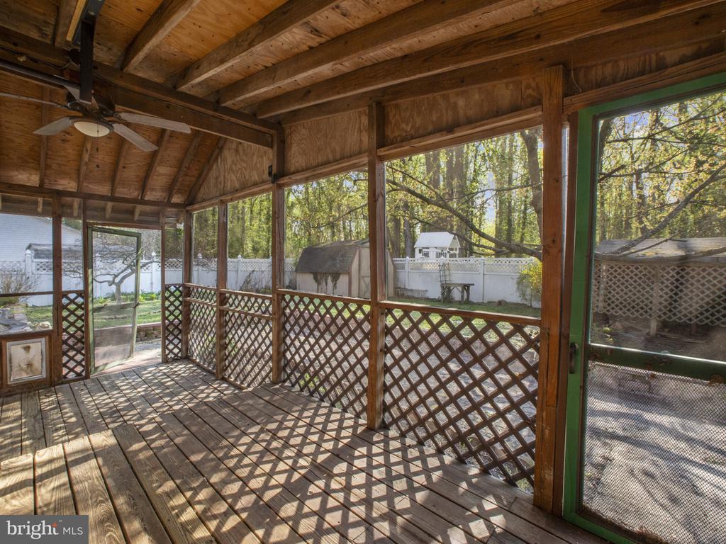 918 N Forest Trl