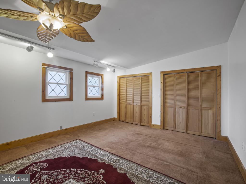 918 N Forest Trl