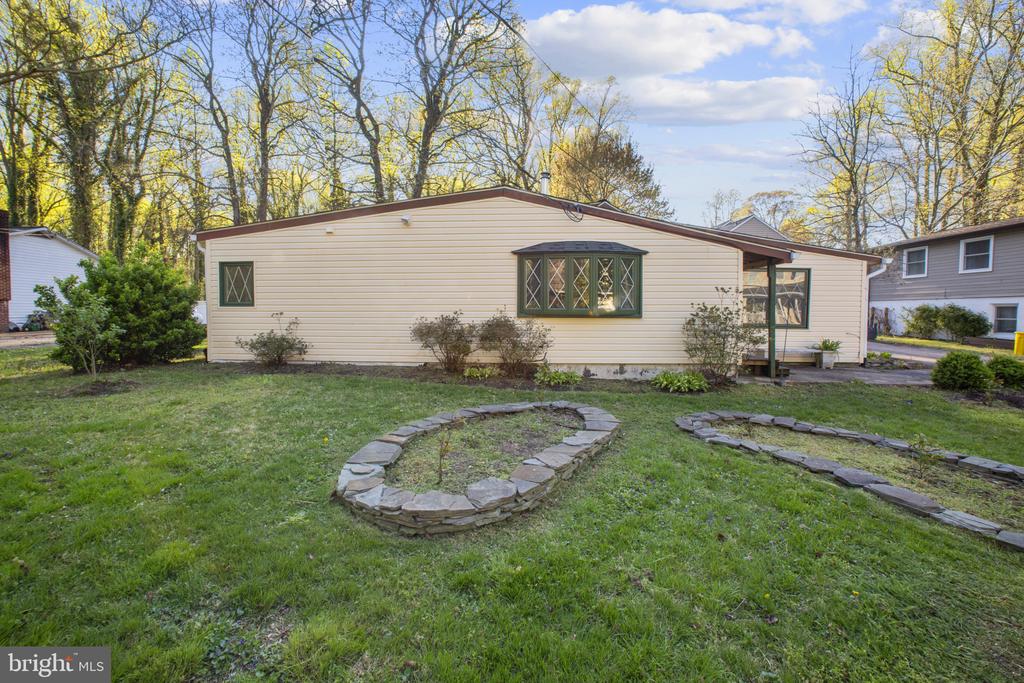 918 N Forest Trl