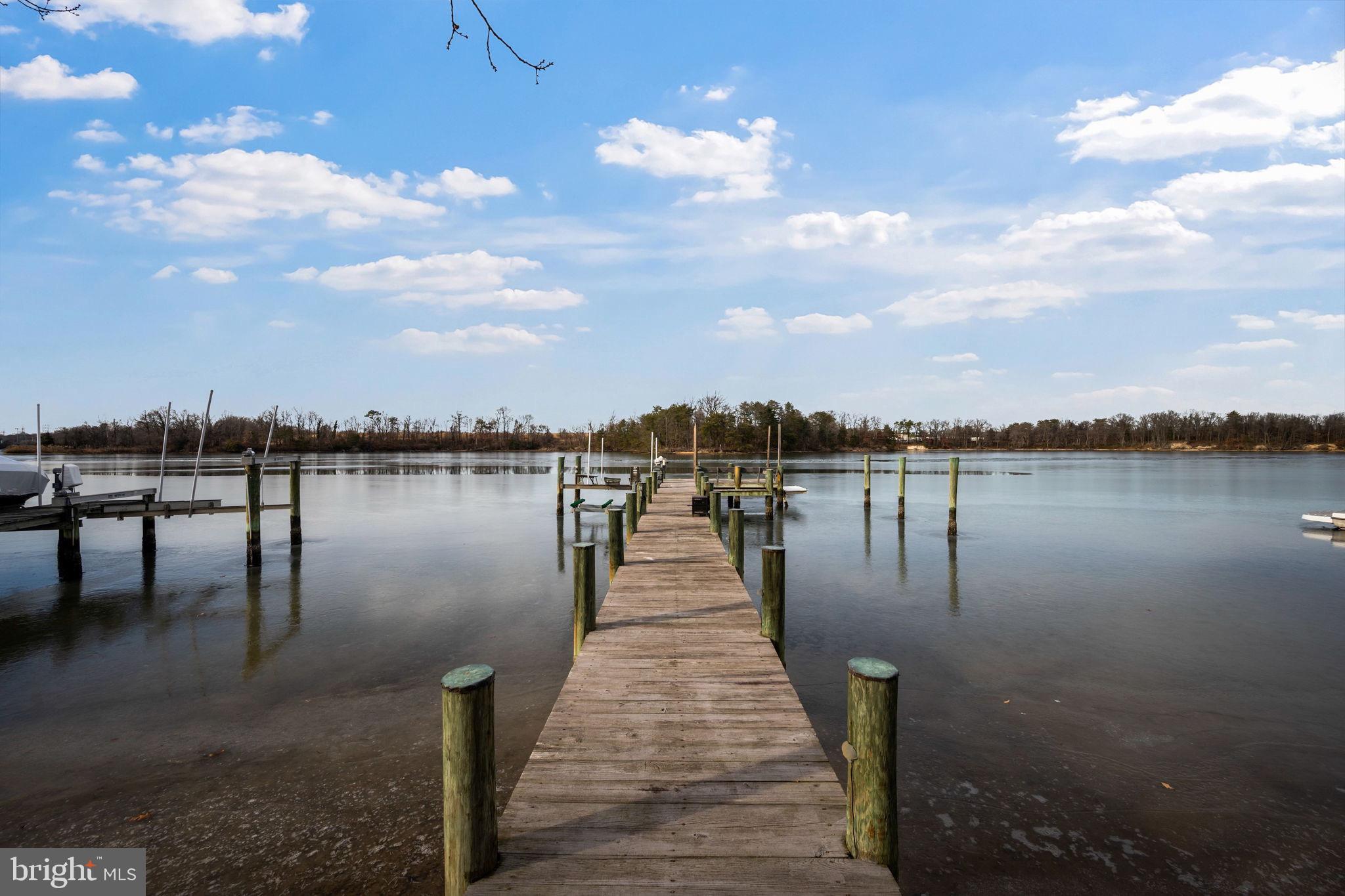 1572 ANNAPOLIS DRIVE