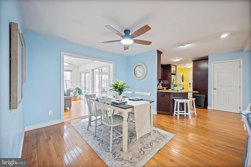 1572 ANNAPOLIS DRIVE