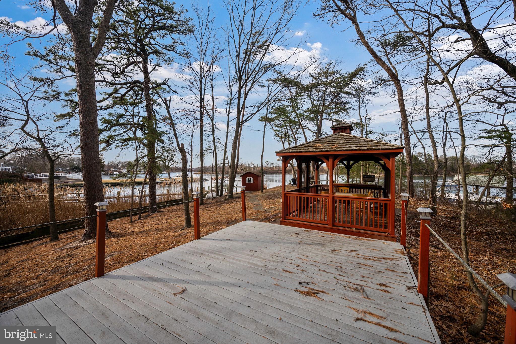 1572 ANNAPOLIS DRIVE