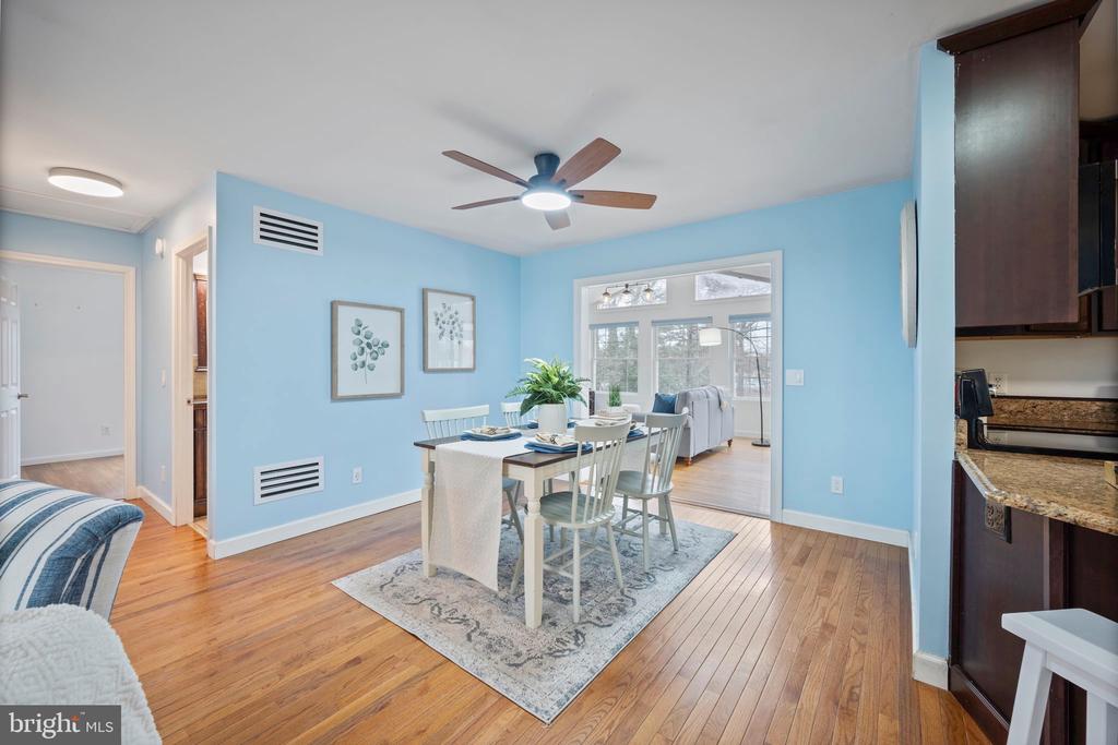 1572 ANNAPOLIS DRIVE